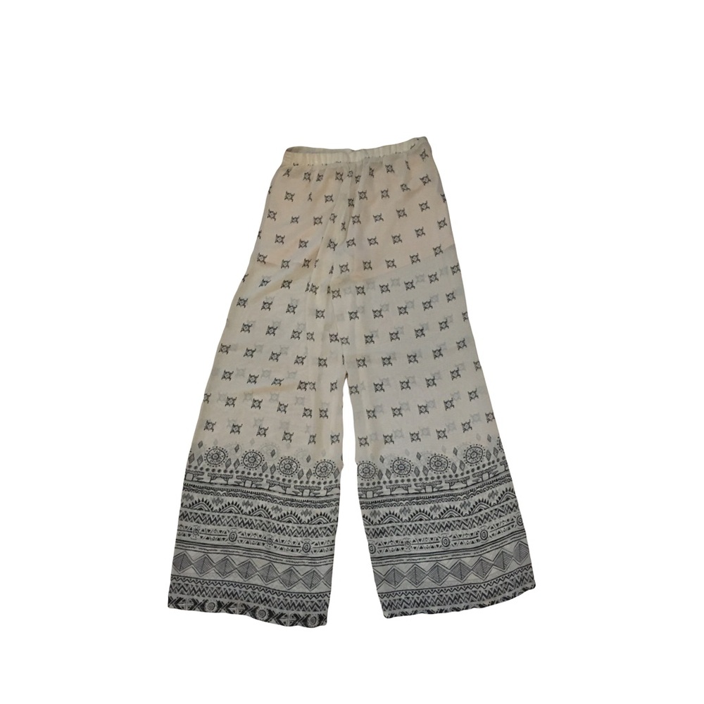 Love Tree small Pants cream geometric print sheer lined shorts Light EUC
